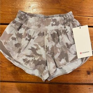 lululemon athletica Women's Camo Shorts - Gray and Brown